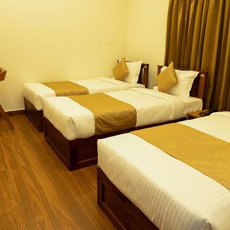 Fly View Airport Residency Hotel Nedumbassery Buitenkant foto