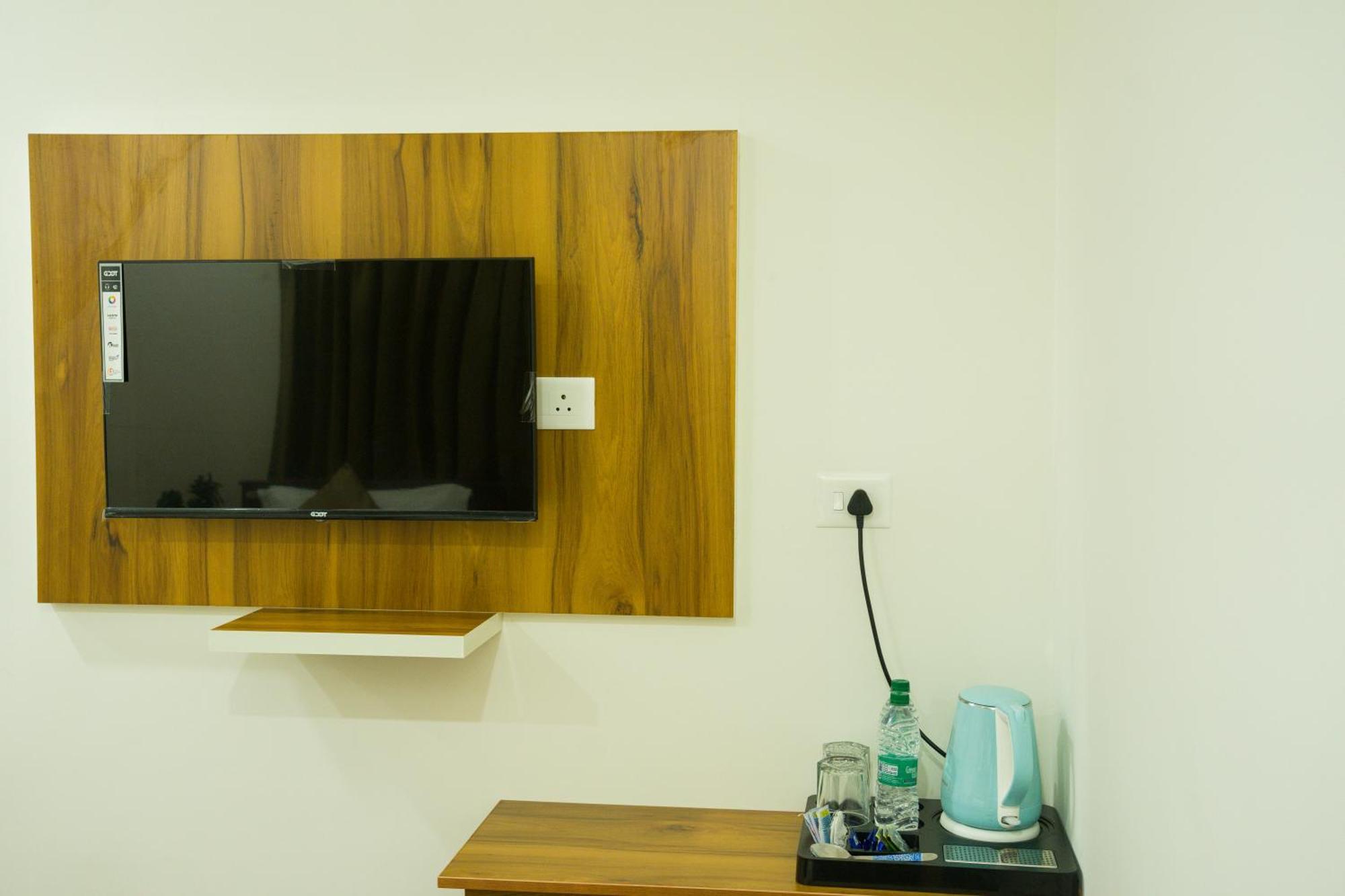 Fly View Airport Residency Hotel Nedumbassery Buitenkant foto