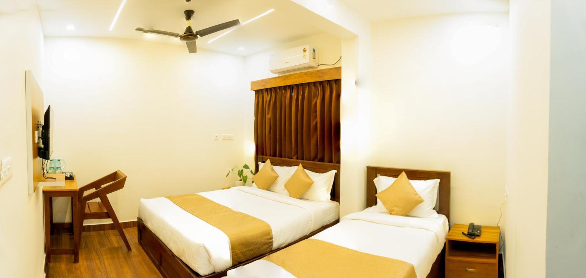 Fly View Airport Residency Hotel Nedumbassery Buitenkant foto