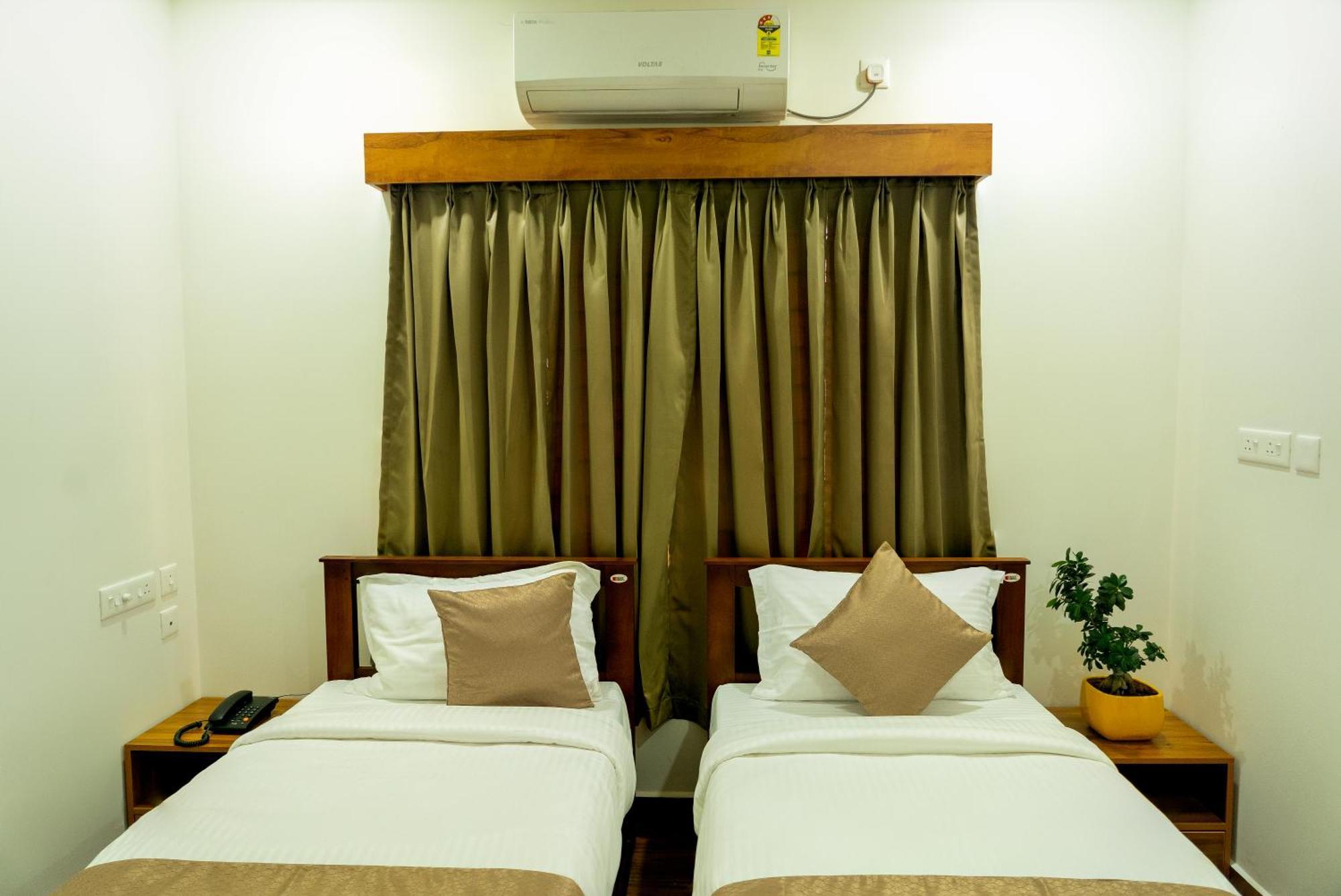 Fly View Airport Residency Hotel Nedumbassery Buitenkant foto