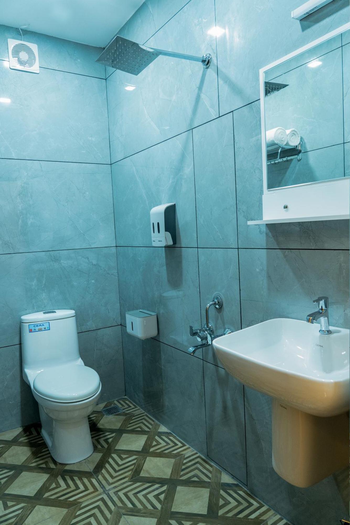 Fly View Airport Residency Hotel Nedumbassery Buitenkant foto