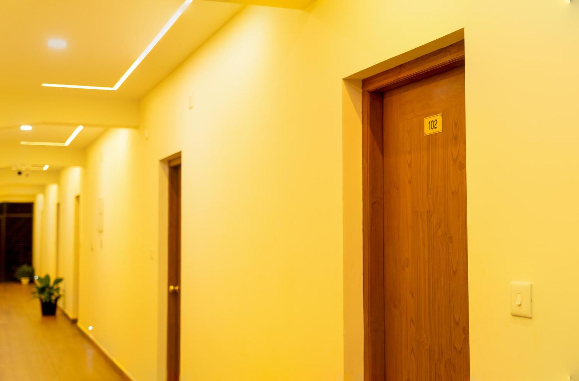 Fly View Airport Residency Hotel Nedumbassery Buitenkant foto