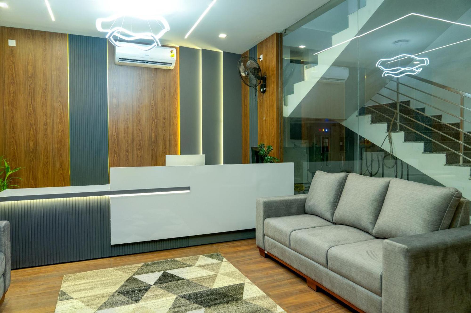 Fly View Airport Residency Hotel Nedumbassery Buitenkant foto