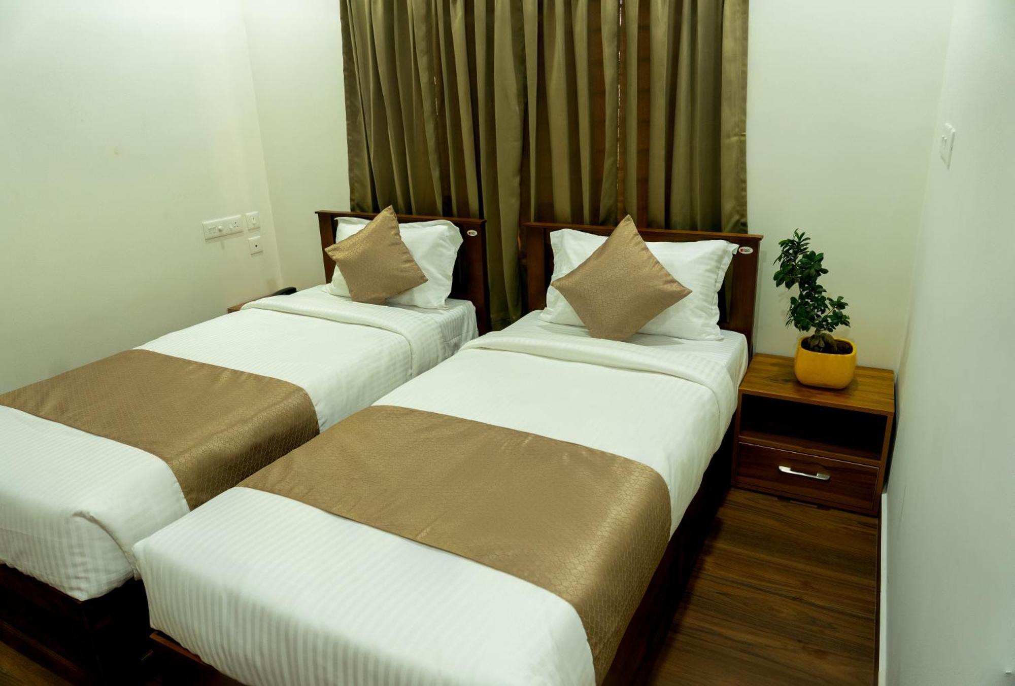 Fly View Airport Residency Hotel Nedumbassery Buitenkant foto