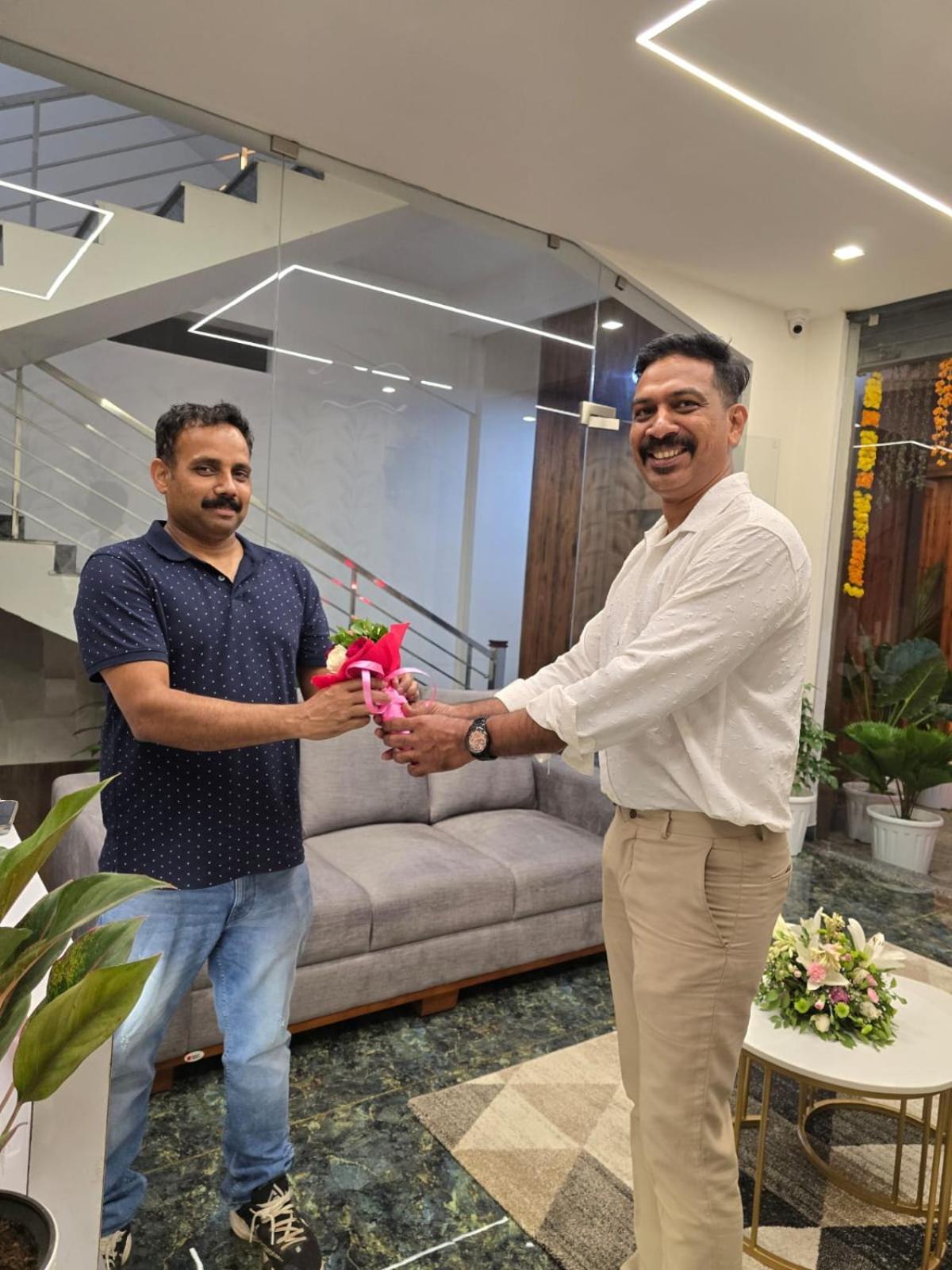 Fly View Airport Residency Hotel Nedumbassery Buitenkant foto