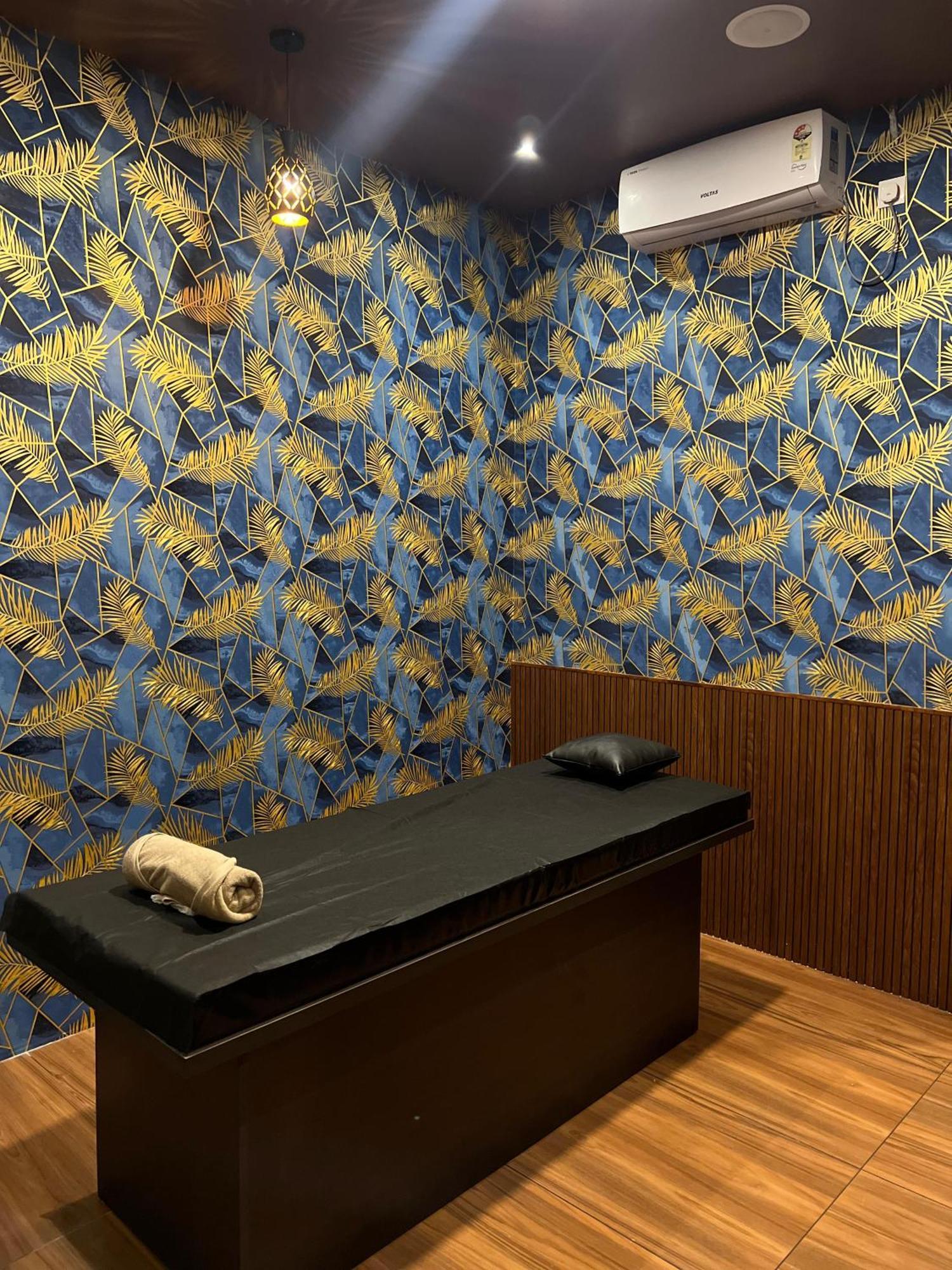 Fly View Airport Residency Hotel Nedumbassery Buitenkant foto